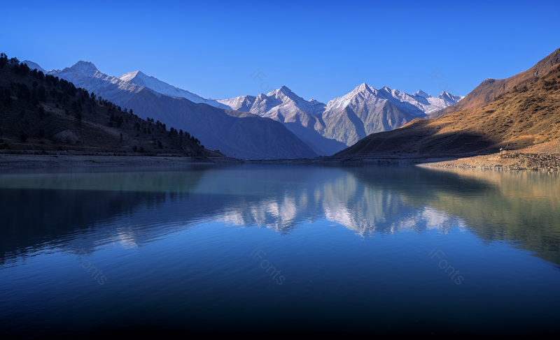 雪山湖泊安静自由淡水湖景色,高清,摄影图,摄影图片,图片大全,摄影图免费下载